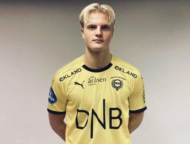 存在感一般！胡金秋&孙铭徽CBA揭幕战合砍18分6板5助（胡金秋、孙铭徽状态平平：CBA揭幕战合计18分6篮板5助攻）