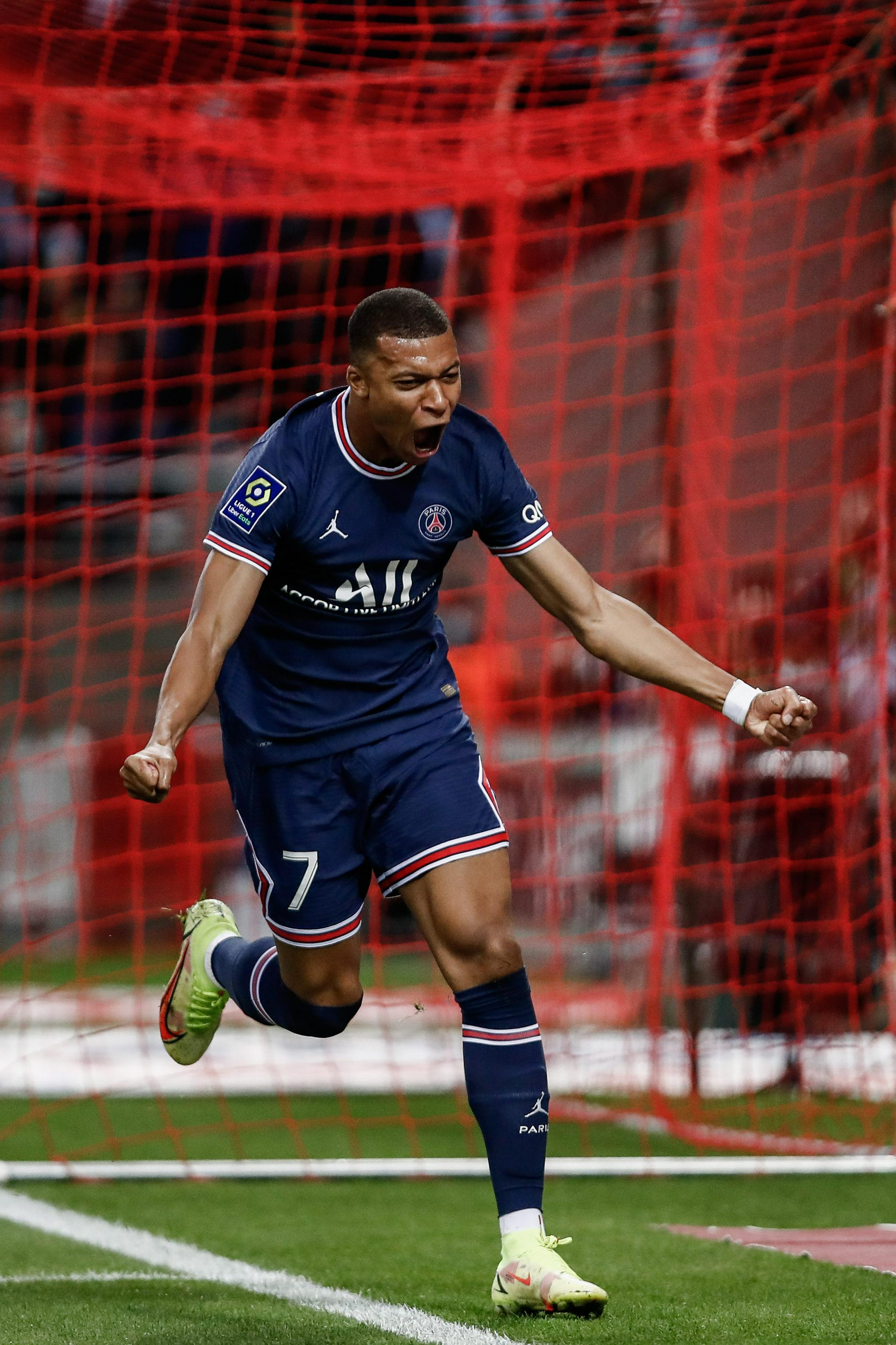 马卡：阿尔瓦雷斯已经康复，奥布拉克仍进行康复训练（马卡：阿尔瓦雷斯已痊愈，奥布拉克继续康复训练）