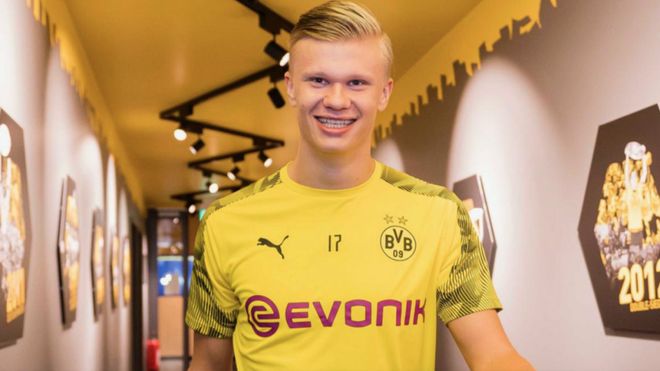 朱利亚诺谈单场最佳：这是我第一个奖杯，被认可让我特别高兴（朱利亚诺谈当选全场最佳：首座奖杯到手，获认可令我格外开心）