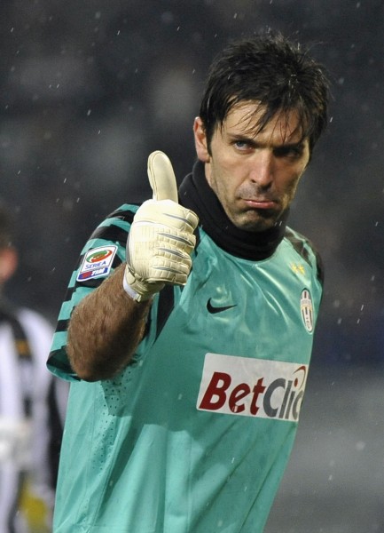 NBA：凯尔特人主场大胜奇才 双探花合砍60分（NBA：绿军主场狂胜奇才，双探花联手轰下60分）