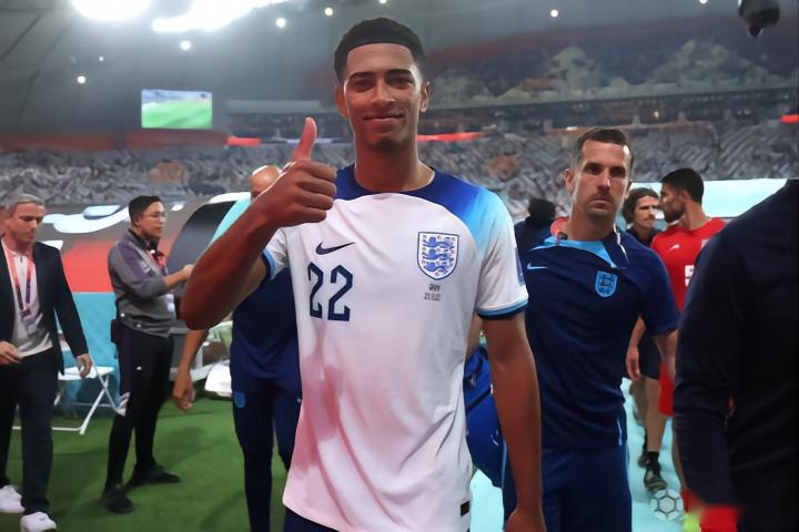 近15年谷歌每年搜索量最高球员：C罗10次断崖领先，梅西仅1次（过去15年谷歌年度最热球员榜：C罗10度大幅领跑，梅西仅1次居首）